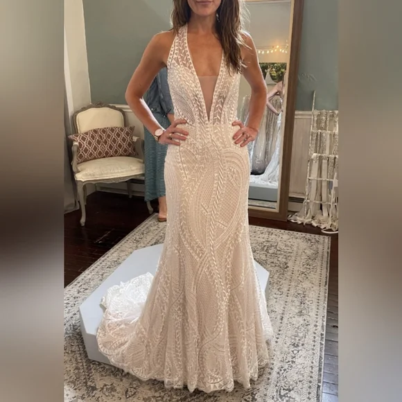 Allure Bridals Dresses | Allure Couture 9522 Off White Geometric Lace Applique Wedding Dress Street Sz 4 | Color: Cream | Size: 4 | Pm-58660530's Allure Bridals Dresses | Allure Couture 9522 Off White Geometric Lace Applique Wedding Dress Street Sz 4 | Color: Cream | Size: 4 | Pm-58660530's